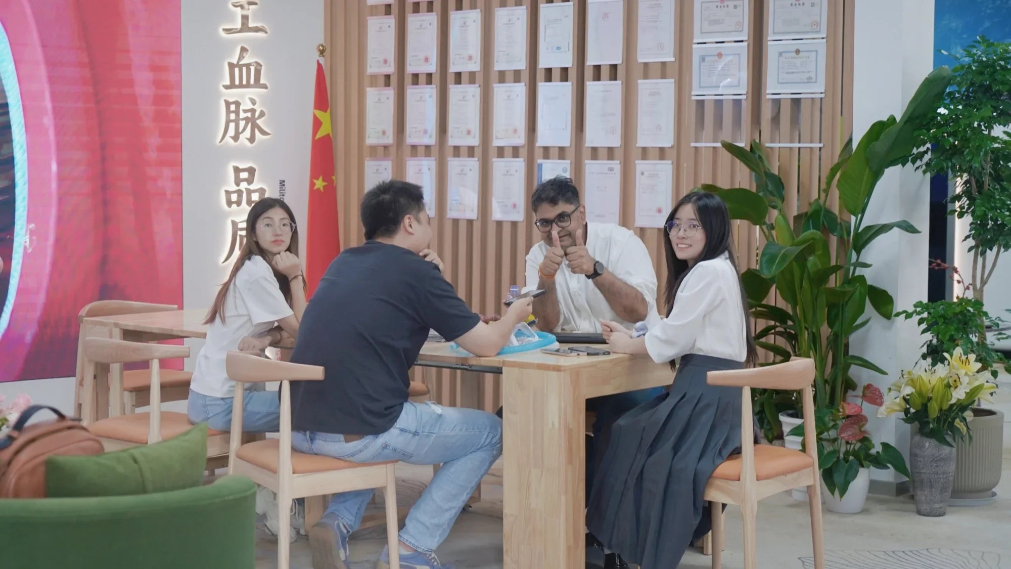 Global Equipment Authority Mayank Visits Komjet for In-Depth Hyperbaric Oxygen Therapy Discussions